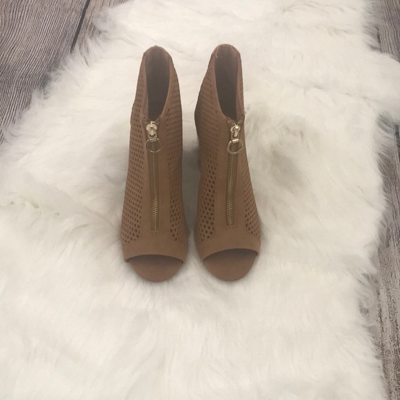 NWT Cognac qupid zip front booties - Picture 2 of 5